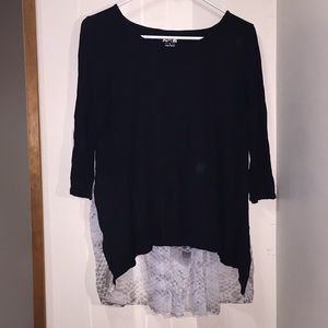 3/4 sleeve flowy black Apt.9 top.